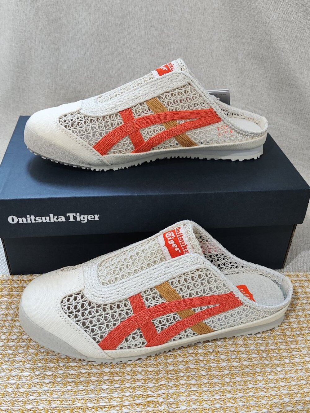 Onitsuka Tiger Off-White and Orange Color-Block Breathable Mule Sandals - Picture 3 of 9